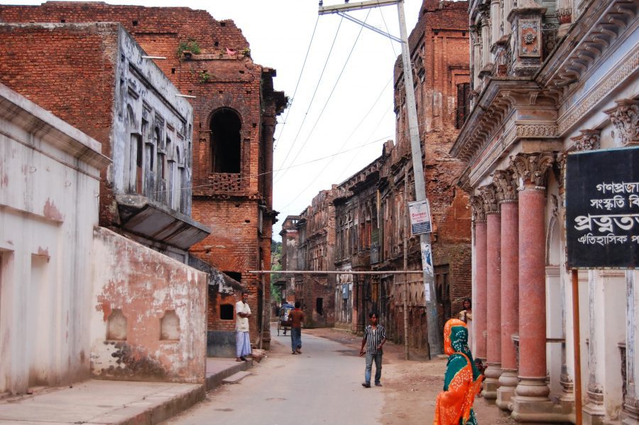 পানাম নগরী ৬০০ মিটার দীর্ঘ পাকা রাস্তা